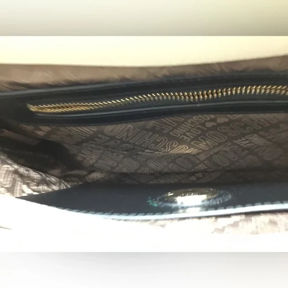 Love Moschino handbag with chain straps and hearts like new - Picture 2 of 4